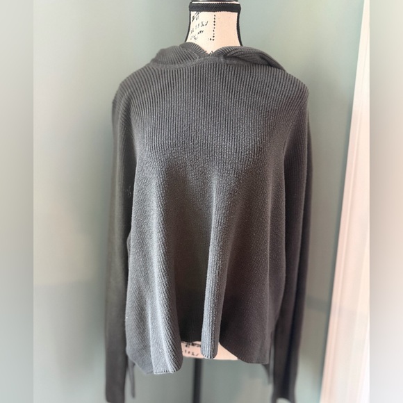 Athleta Sweaters - Athleta Gray Ribbed Hooded Sweater